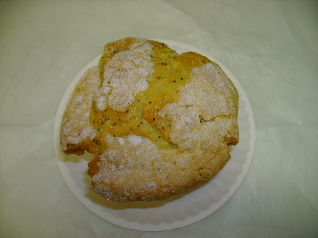 Lemon Poppyseed Muffin